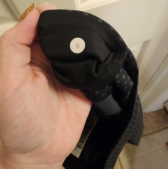 LULULEMON Dotted Print Leggings cropped size 6 - Picture 2 of 5